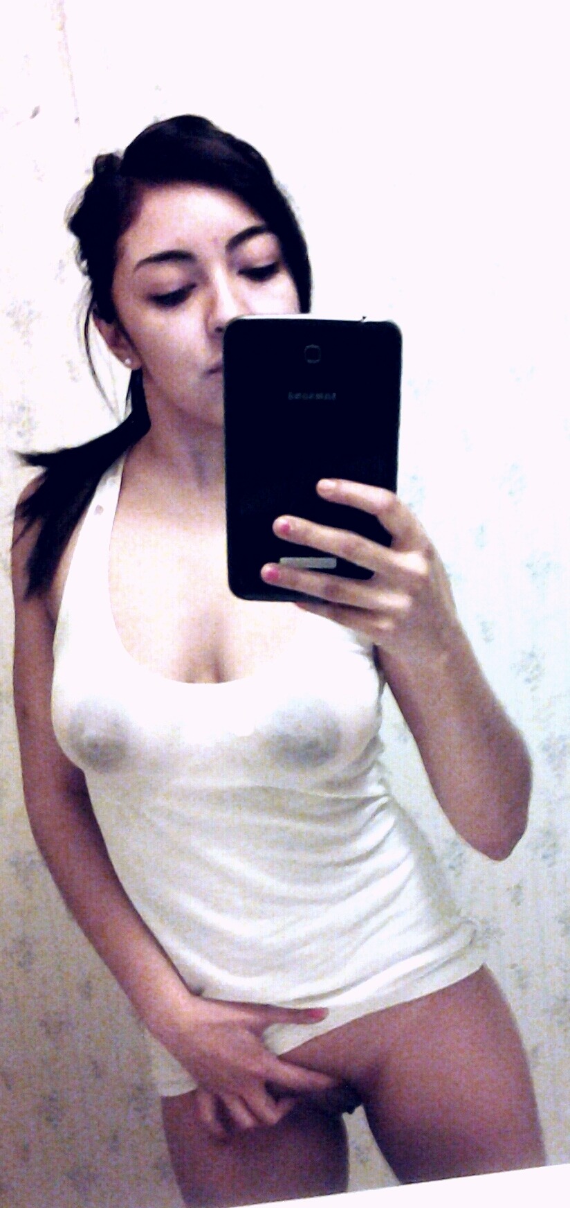 Boobs & Selfshots.
