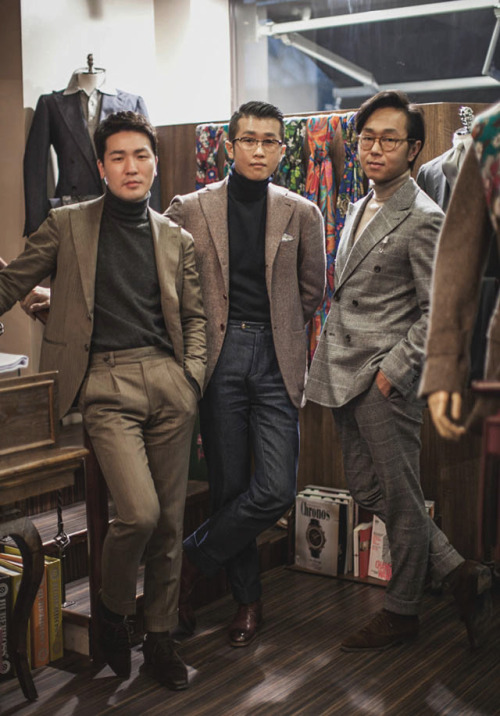 bntailor:
“ Turtleneck three musketeers at B&Tailorshop
”
Saving for reference next fall.