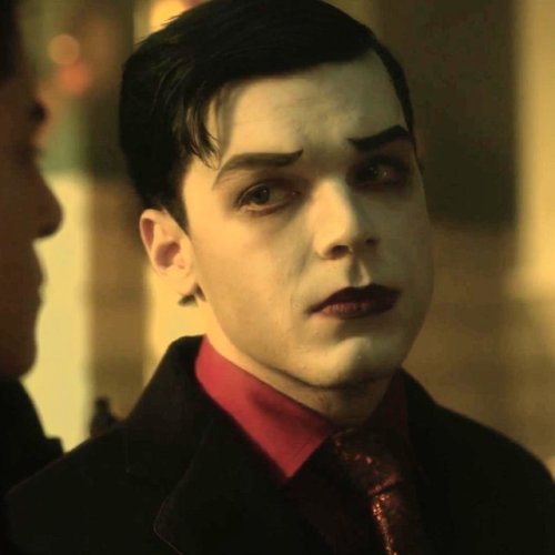 Jeremiah Valeska 5x07 Icons ♡• credits to @valeskzayn on twitter if you use • like & reblog if u