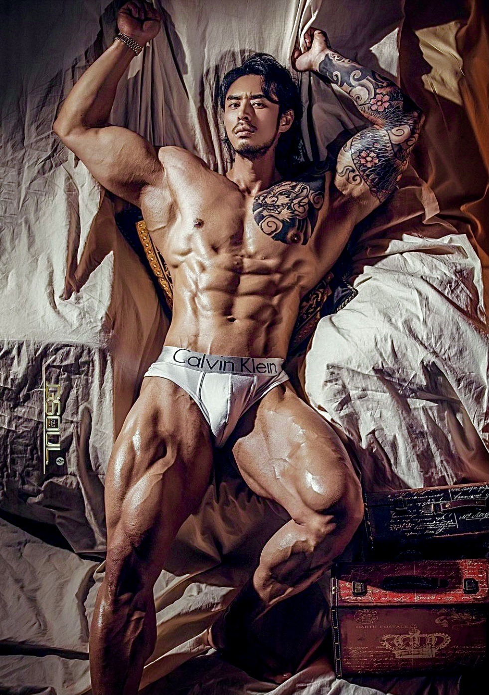 supermen-with-black-hair:Come on&hellip;.Deserve me.              이일/공이/공팔