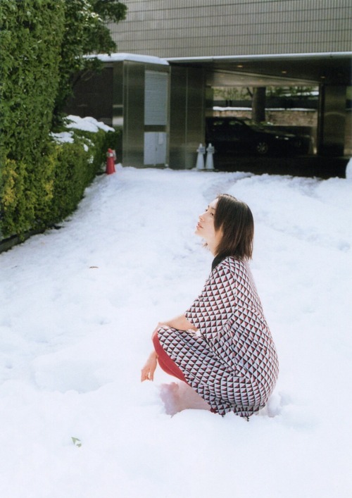 kawaii-kirei-girls-and-women:  日本の可愛いキレイな女性の写真です♪ adult photos