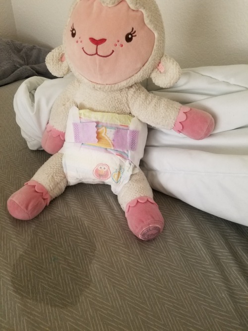 sunnywittledays:  Remember that time lambie (definitely not me) had an accident and needed diapers