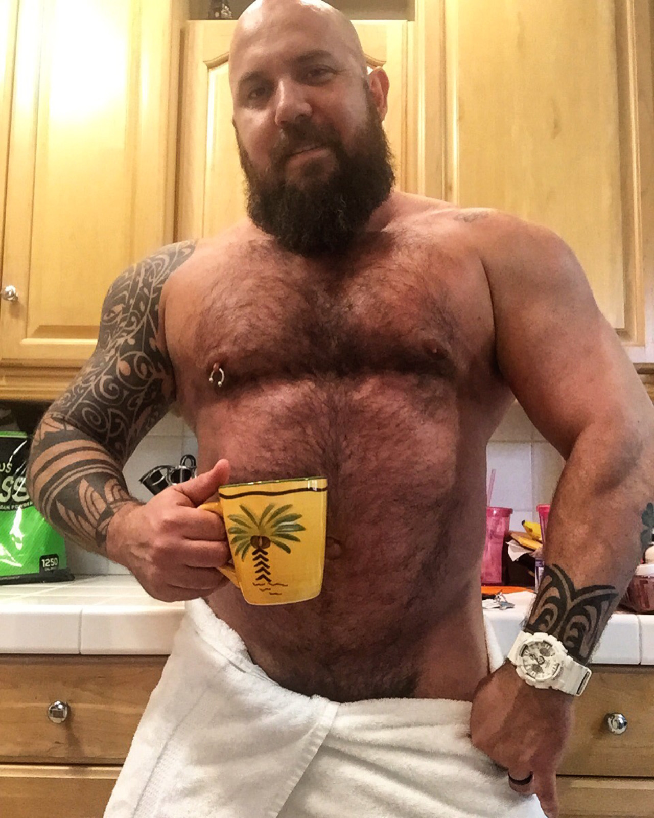 bigredatl:  nippig:  Afonsohttp://myfavoritemusclemen.tumblr.com/archive  That ass