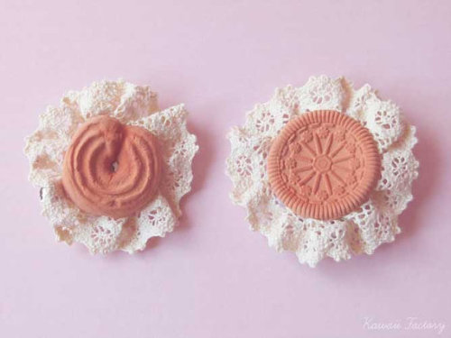 Cookie Brooch/Hairclip $8.25 USD   Use the code CHINAPASTEL and get 10% off in your orders from Kawa