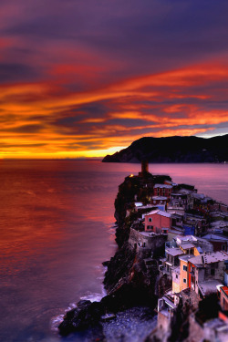 italian-luxury:Sunset on Cinque Terre, Liguria,  Italia by Yusuf Gurel