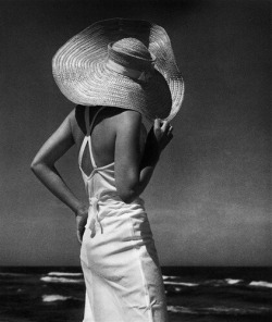 zzzze:  Andreas Feininger, Au Bord de La Mer, 1936