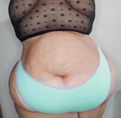 jiggle-watts:OnlyFansTheRealQueenPear porn pictures