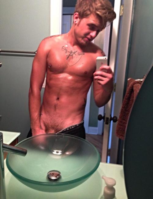 Cute Guys Naked