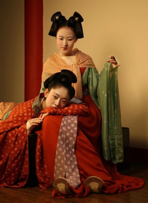 Recreated hanfu by 中国装束复原小组