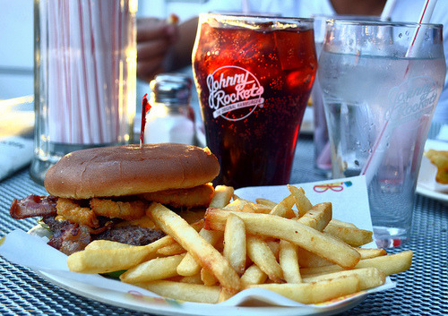 foodluxury:  Love Food? This blog is for you. 