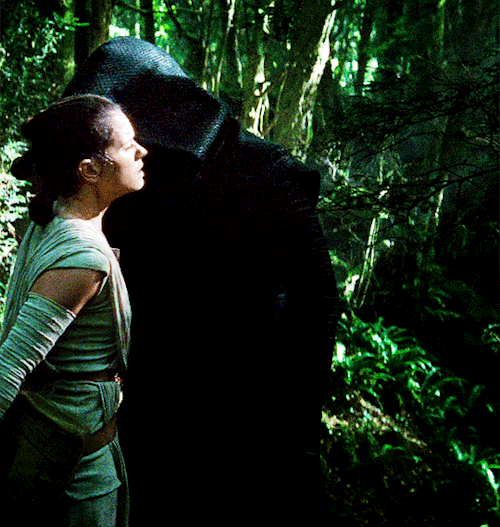 When Do You Think Ben Started To Fall In Love With Rey ? And What About Reh ?
