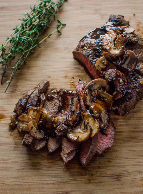 foodrecipecooks:  Flat Iron Steak with Maple Bourbon Espresso Sauce