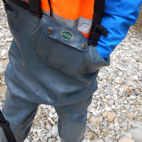 Strange feeling in these Superchamosex waders. Gummihose.