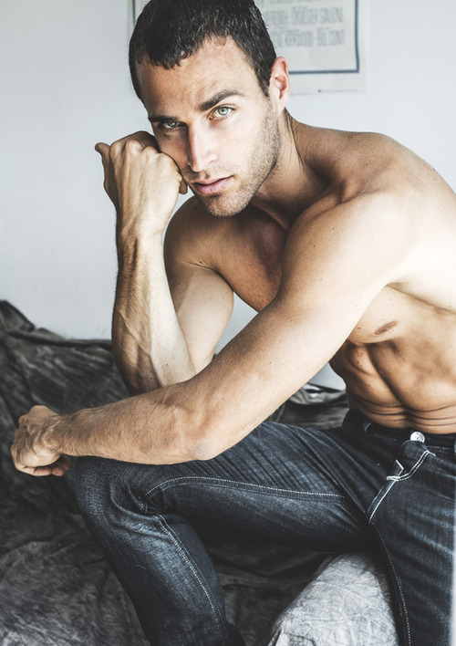 ADONIS ARCHIVE