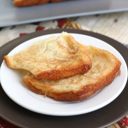 ilovedessert:  Cinnamon Sugar Pull-Apart