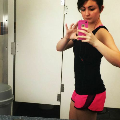 mymarinemindpart4:  Army girl showing off pt 7