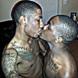 carminemustdie:  Tatted Loverz ♥ I Love