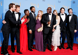 delevingned-deactivated20151023:   Steve McQueen and the cast of ‘12 Years A Slave’ after winning the award for Best Picture Drama, during the 71st Golden Globe Awards 