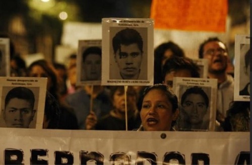 anotheraf:  This is my country, we had enough.  “Mexicanos al grito de guerra…”