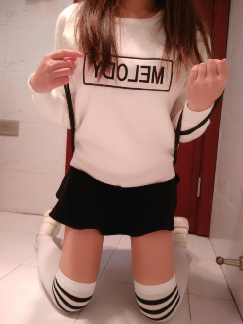 byduoduo521: 萌萌哒小学生有木有？喜欢我这个样子吗？点赞转发么么哒！ 更多完整版自拍，视频一对一加我QQ：1990290294 打赏送福利，逗比不要加！只加铁粉！