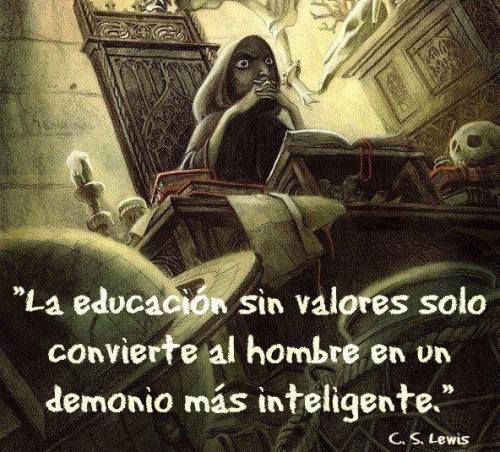 humorhistorico:  Educar es clave, para el desarrollo sano de una sociedad.