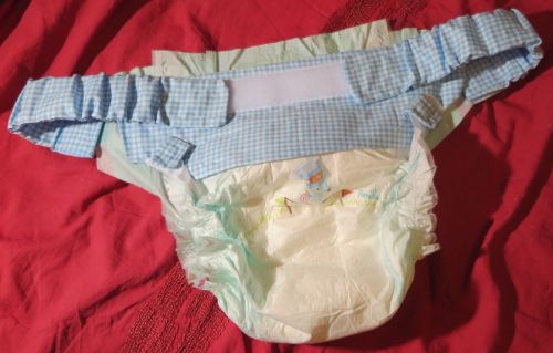 hallow16:  pitabdldaddy:  childlikefuckup:  listentodaddy:  My original design allows regular baby nappies/diapers to be converted into pull up training/bedwetting pants. Regular nappies are less than a quarter of the cost of Huggies Drynites, Pampers