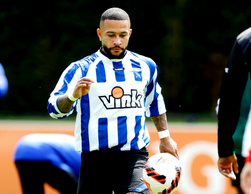 Memphis Depay wearing the shirt of vv Moordrecht his first amateurclub to mark National Football Day