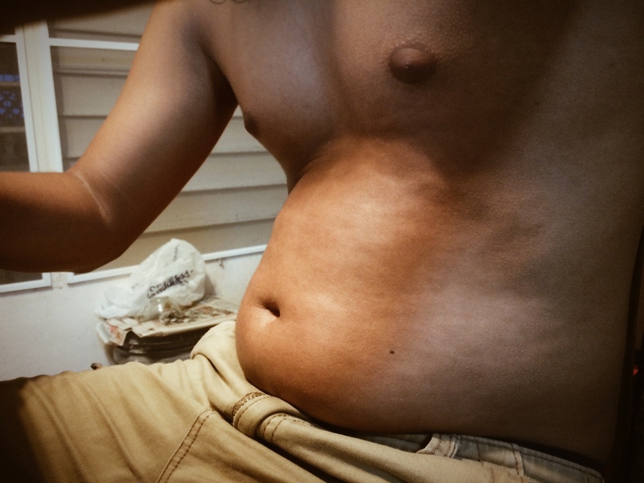 iloveguyschubybelly:  This is my roomate’s belly. At first I told him about gaining