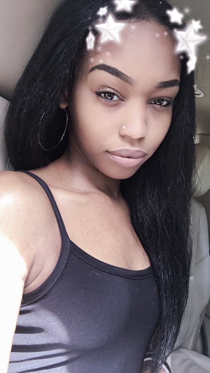 gunzonyatmblr:  micaela-jae:  BLACKOUT 🌺  She is perf! 😍 