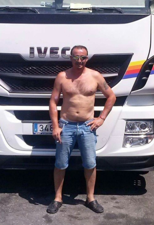 Rico camionero español, buen macho ibérico
