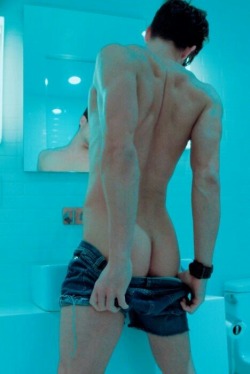 the-bookbf-society:  Ooh… Sexy Bum! 