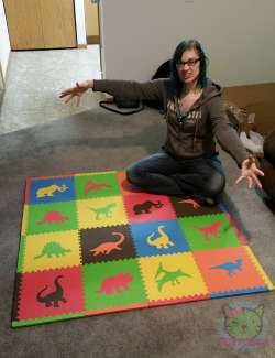 candyflosskitten:  babyskittlebug:  RAWR! Jem got me this super duper awesome dino play mat for Valentine’s Day!! :D  I’m so jealous!! Dinosaurs are the BEST