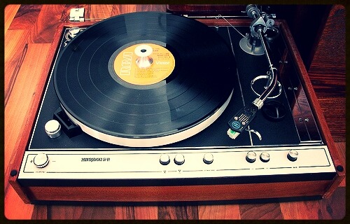 Remixed by cratesofvinyl from analog-dreams