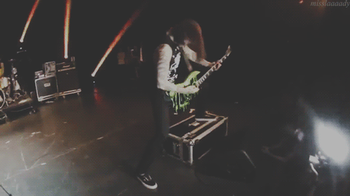 may-i-pierce-the-all-time-veil:   typical-bandrelated-url:  Tony being sexy while