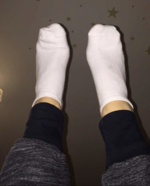 hotanklesocks:  canvasshoefetish:  I saw your post of me, Love the blog😊 Beautiful 😘  She is so beautifull and one of the sweetest girls if ever sawn before … follow her 😍