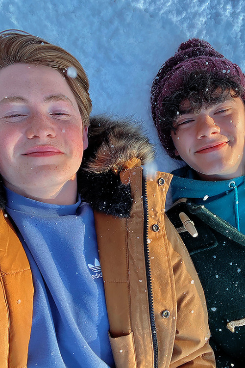 heartstoppercentral: Snow day pics shared by Alice Oseman “All taken by Kit and Joe themselves