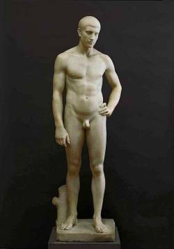 ganymedesrocks: ultrawolvesunderthefullmoon:  Adolf von Hildebrand, “Stehender Junger Mann ( Standing Young Man ), 1881-1884. Marble, National Gallery, Berlin Adolf von Hildebrand was a German sculptor, working in the Neo-classical tradition. He studied