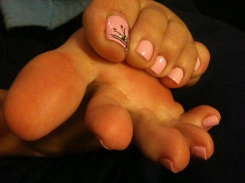 http://feetandbigasses.tumblr.com/post/70055475800