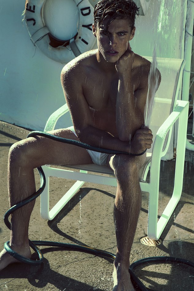 portaavions:  Jon Herrmann 