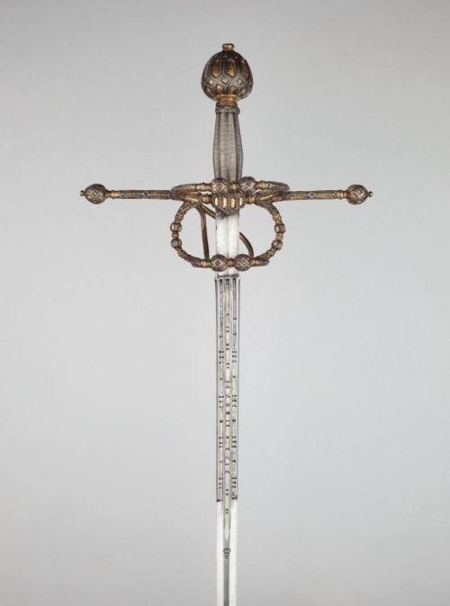 armthearmour:A beautiful gilt and silvered Rapier, blade Spanish and ca. 1616, hilt Italian and ca. 