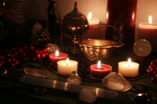 paganwanderings:Yule is just around the corner! The sun will be returning soon. ^-^☆ pagan wandering