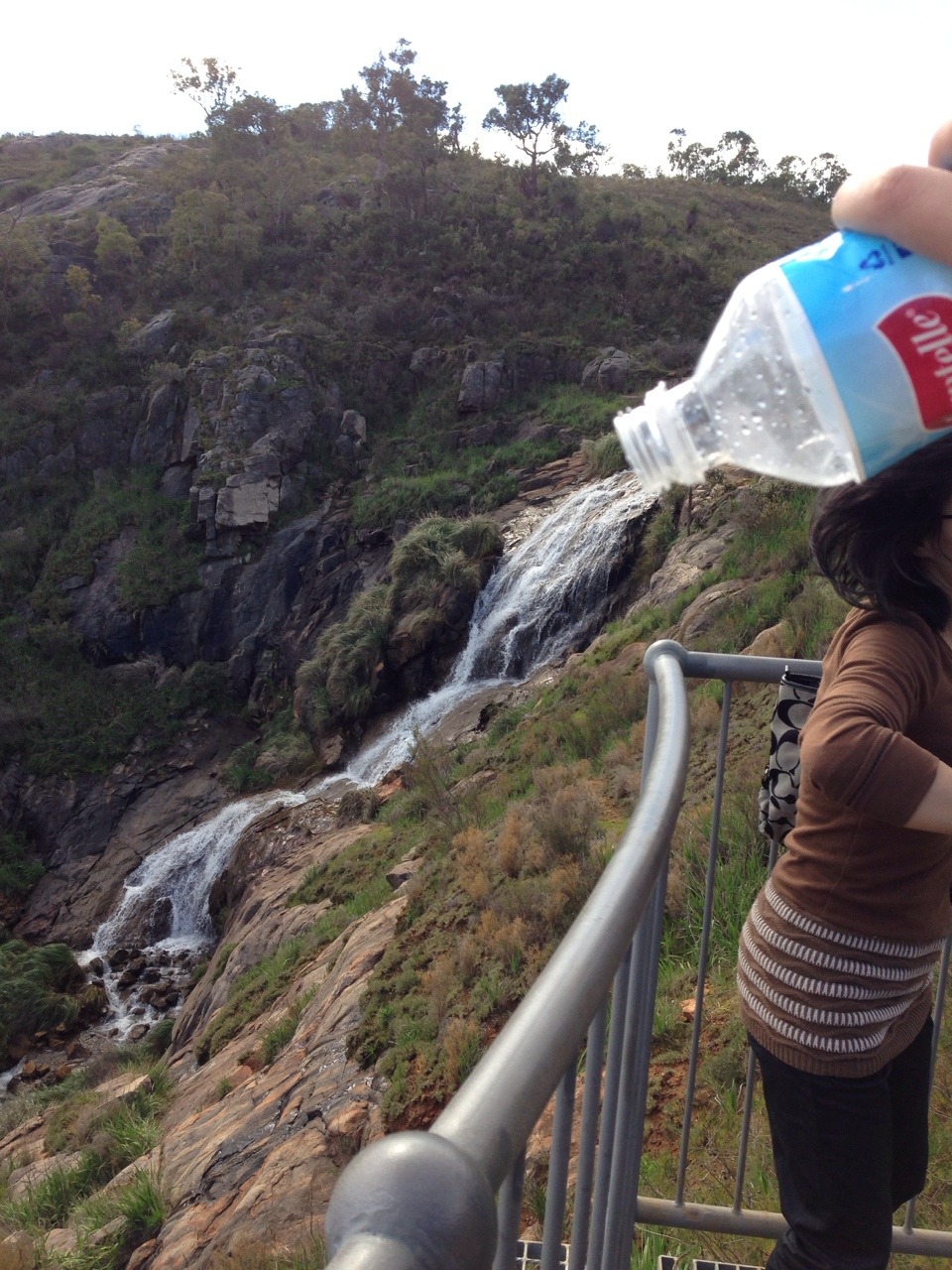 gossipinq:  i tried to take this water spilling out of the water bottle pic at this
