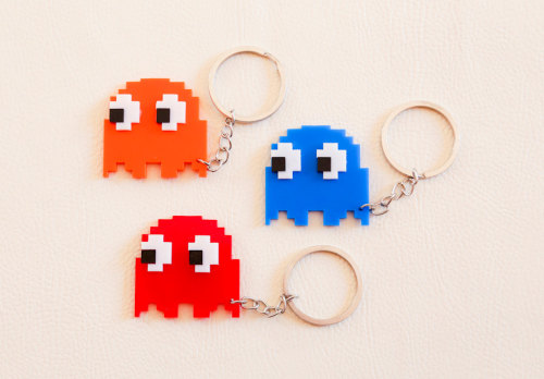 otlgaming:  KEYCHAINS FOR THE GAMER WHO LEAVES THE HOUSE There’s a brand new shop on Etsy called Space Sheep. Aside from having a wicked name, they are selling a variety of geeky keychains featuring everything from Breaking Bad and Sponge Bob to the