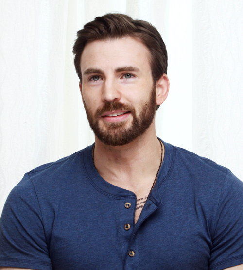 dailychrisevans: CHRIS EVANS‘Captain America: The Winter Soldier’ Press Conference Bever