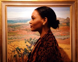 amaalsdrifting:   Annina in front of a Frank Phelan painting.  © Amaal Said 