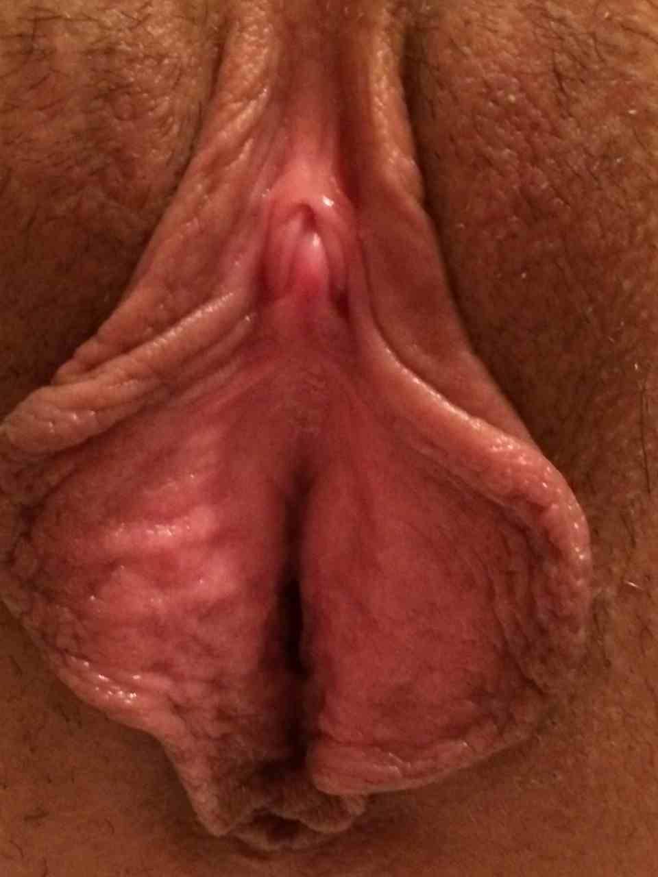 ilovehugelabia70:The incredible folds of a WOMAN.