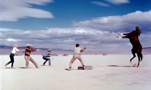 On set of ‘The Misfits’. Photographed by Cornell Capa. (1960) 