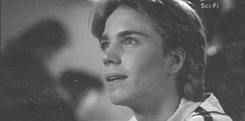 and-run-the-heart:Re-watching SeaQuest, the feels :( R.I.P Jonathan BrandisAwww, I loved seaQuest, b
