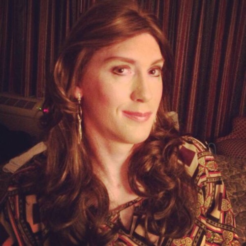 sissyslutmallory:  Feeling glamorous