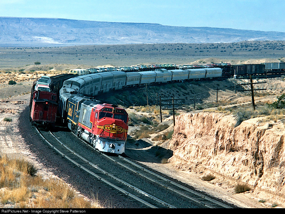 streamlinedtrains:  AWESOME…. Such amazing tilt.